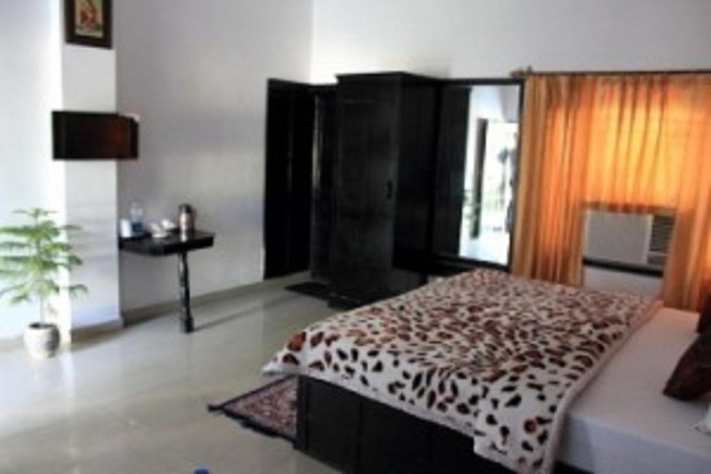 Hotel Kiran Villa Palace, Бгаратпур Екстер'єр фото